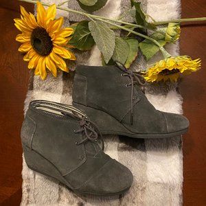 TOMS Kala Desert Wedge Bootie Grey Size 8